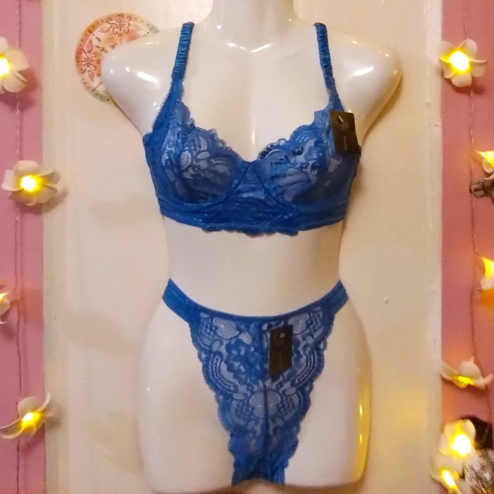 Guoeappa (36B)  Royal Blue Lace Two Piece Lingerie Set